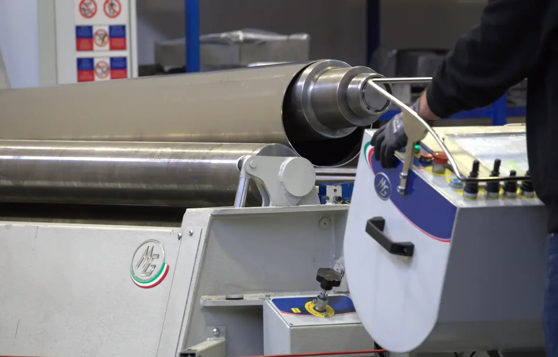 Calandratura CNC Hero Image