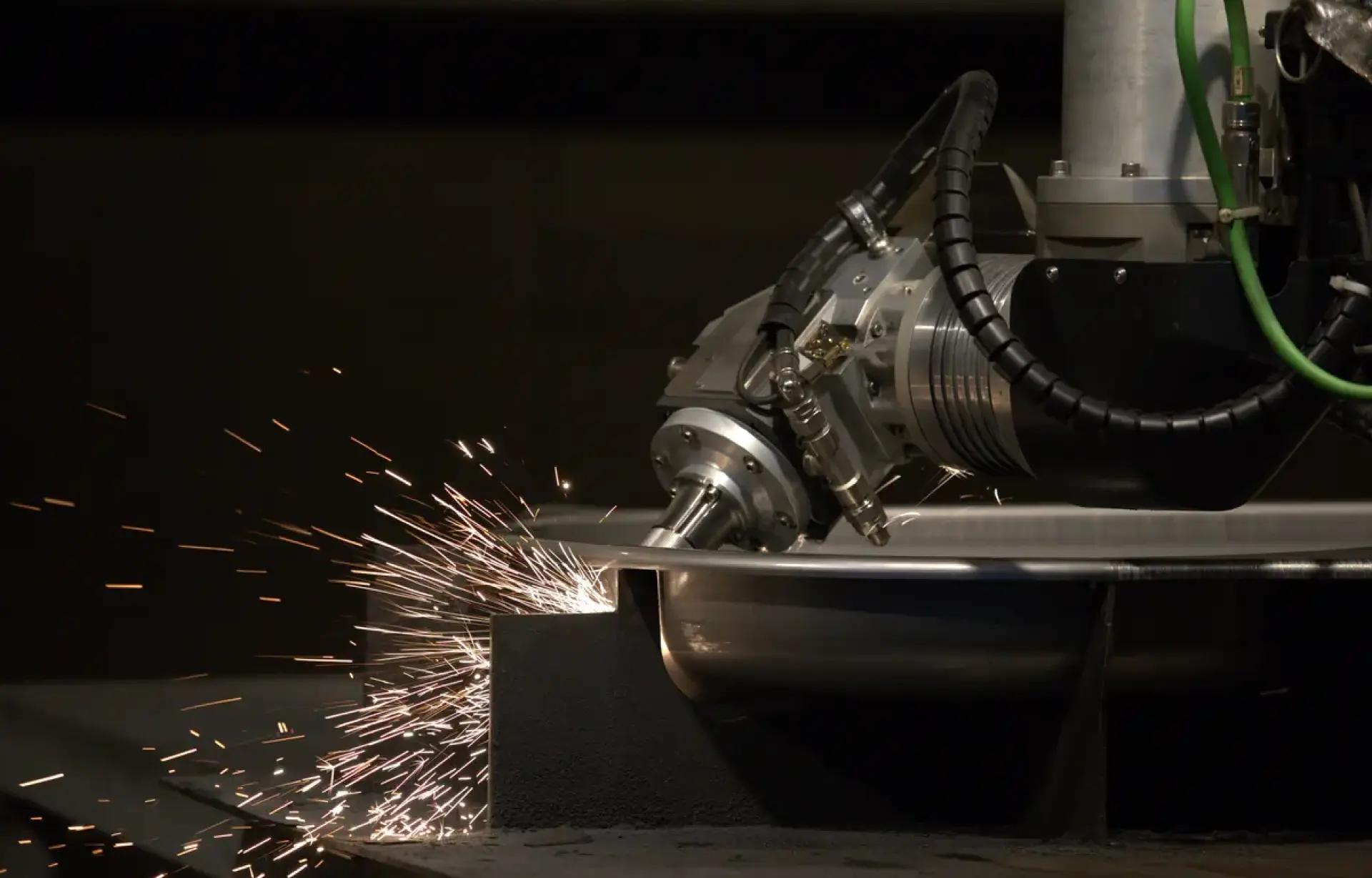 Taglio Laser 5 Assi Hero Image