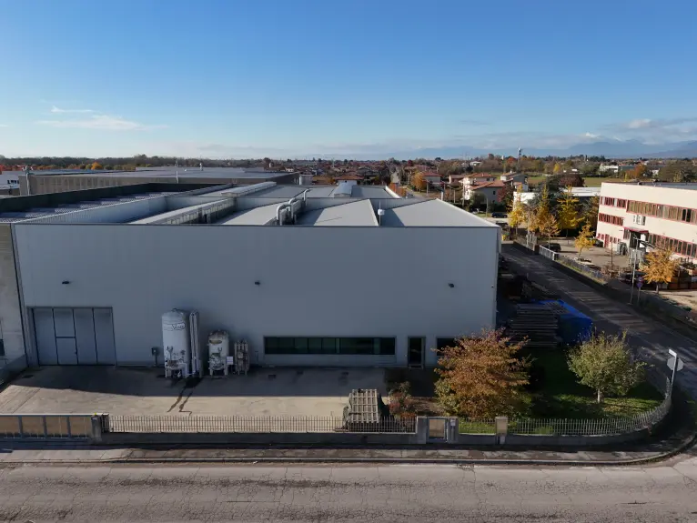 Immagine del capannone produttivo di BeZ Srl